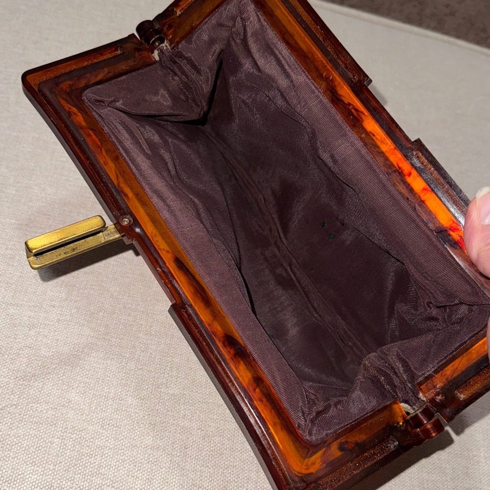 Gorgeous Vintage Clutch-Faux Leather-Lucite Trim in Brown-Gold Tone Metal Close - Picture 9 of 16